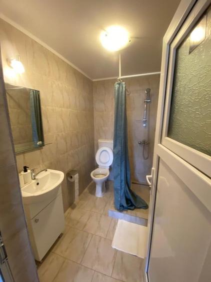 Casă cu 7 camere cu Teren 1790 Mp în Vadu