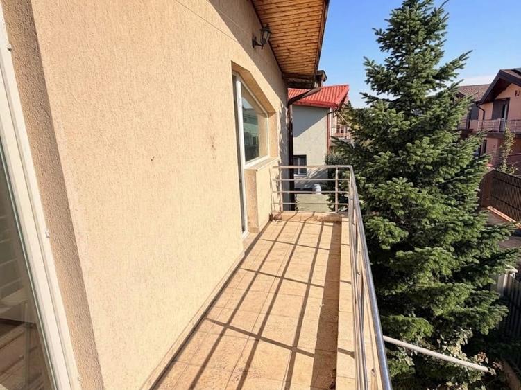 Duplex cu 4 camere cu Canalizare în Central