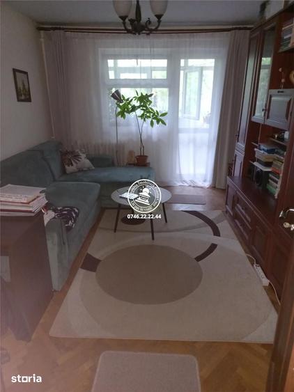 Apartament cu 2 camere semidecomandat în Podul de Piatră