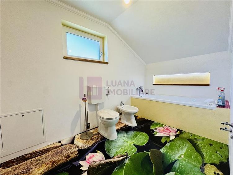 Casă individuală cu 4 camere cu Canalizare în Șura Mare