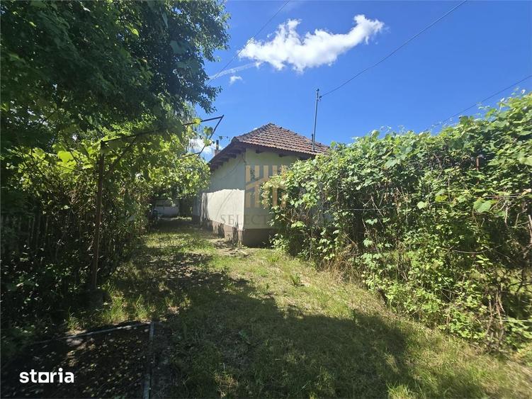 Casă cu 4 camere cu Teren 800 Mp în Podenii Noi