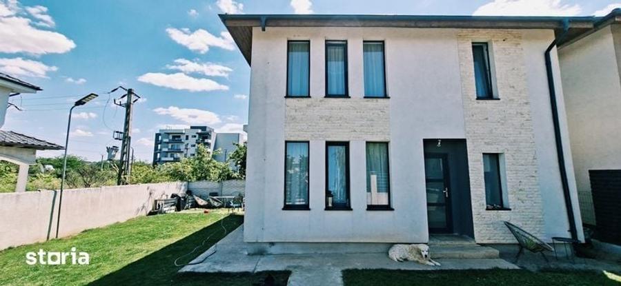 Casă cu 4 camere cu Teren 130 Mp în Malu Mare