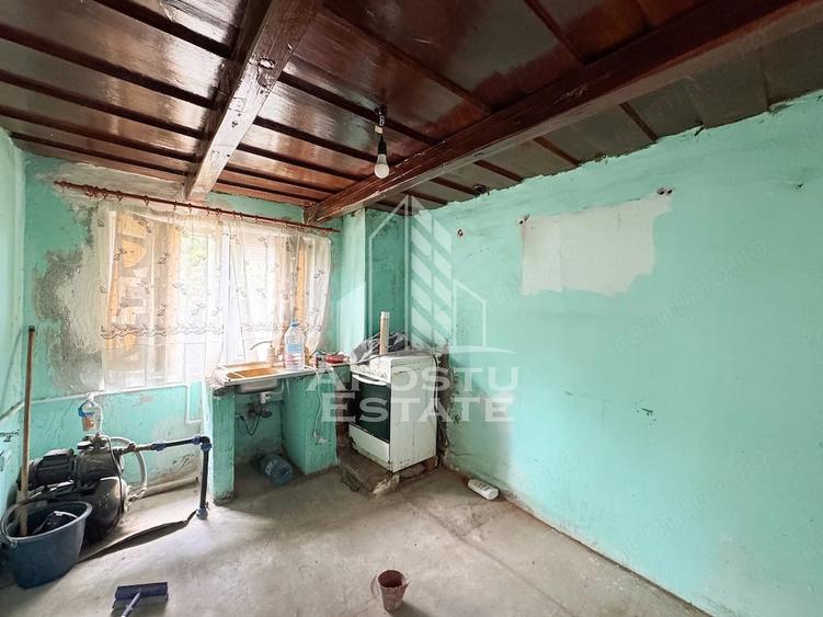 Casă cu 3 camere cu Teren 841 Mp în Răcăștia