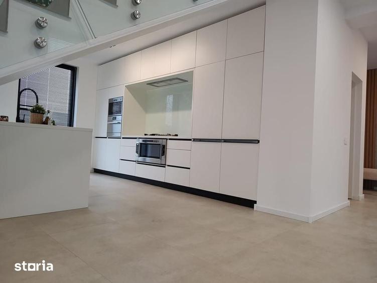 Casă cu 4 camere cu Teren 572 Mp în Corbeanca