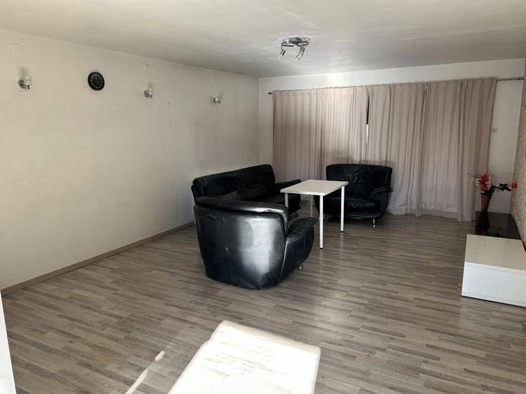 Casă cu 4 camere în Horia