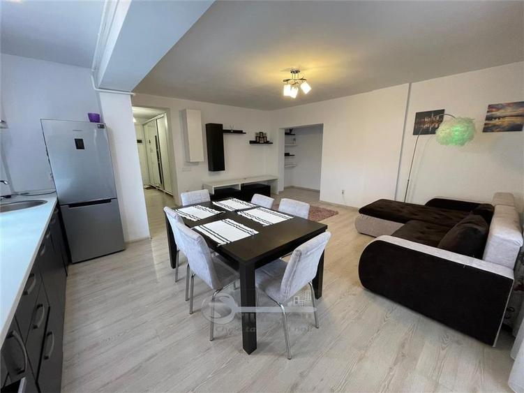 Apartament cu 3 camere semidecomandat în Valea Lupului