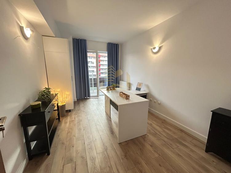Penthouse cu 4 camere semidecomandat, mobilat în Bună Ziua