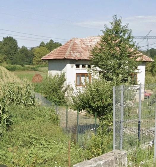 Casă cu Teren 2500 Mp în Măldărești