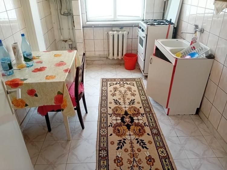 Apartament cu 2 camere decomandat în Precista