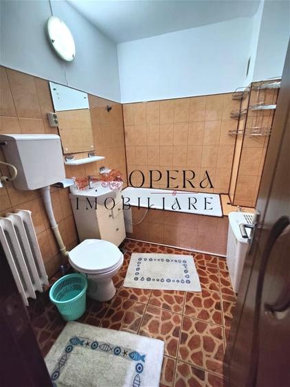 Apartament cu 3 camere decomandat, mobilat în Dacia