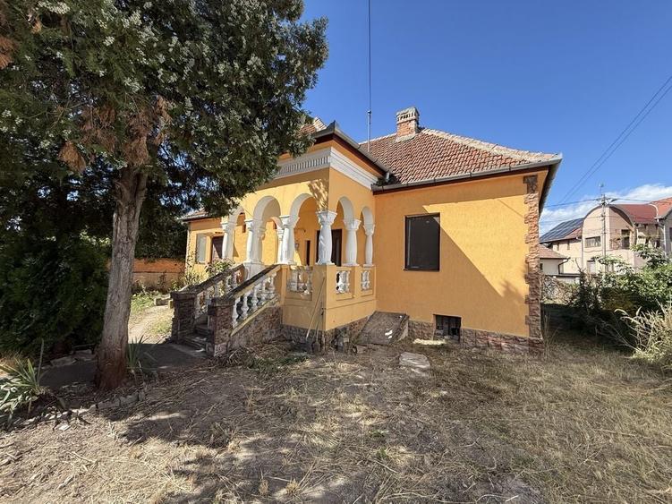 Casă cu 4 camere în Reșița