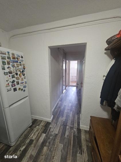 Apartament cu 3 camere decomandat în Tomești