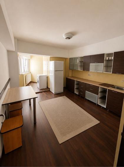 Apartament cu 3 camere decomandat în Ultracentral