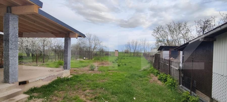 Casă individuală cu 15 camere cu Canalizare în Dumbrava