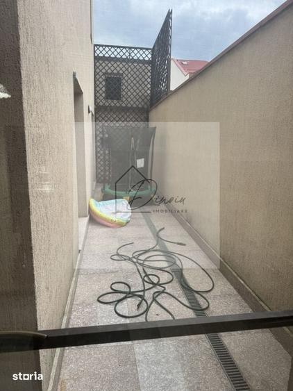 Apartament cu 3 camere semidecomandat în Aviației