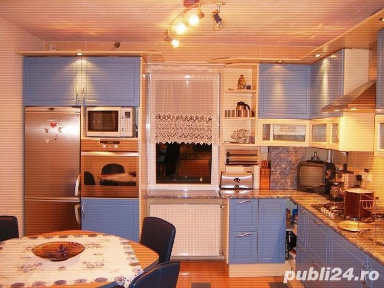 Apartament cu 3 camere decomandat în Pandurilor