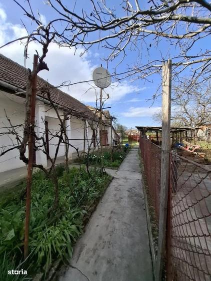 Casă individuală cu 3 camere cu Canalizare în Sânandrei