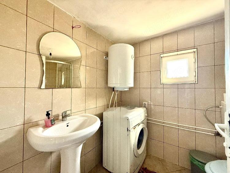 Casă cu Teren 2630 Mp în Mihai Viteazu