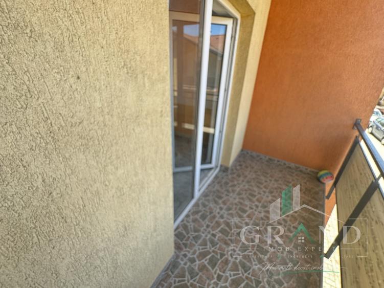 Duplex cu 4 camere cu Canalizare în Iris