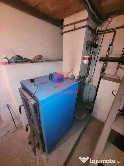 Casă cu 4 camere cu Teren 2500 Mp în Lazu