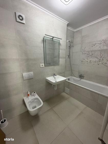 Apartament cu 3 camere în Tractorul