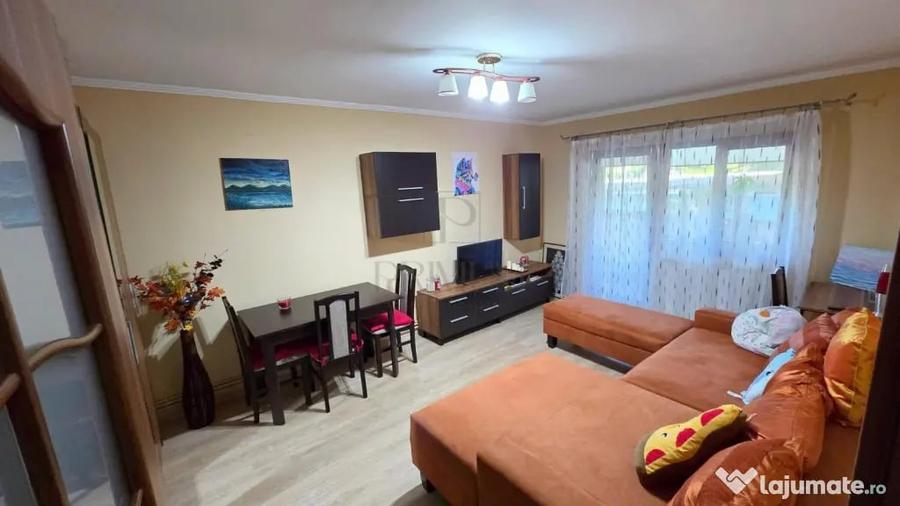 Apartament cu 3 camere decomandat în Torontalului