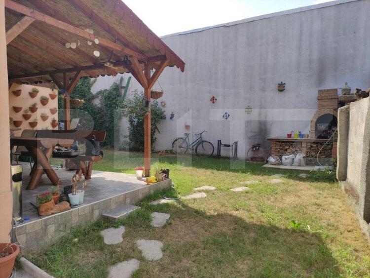 Casă individuală cu 3 camere cu Garaj în Central
