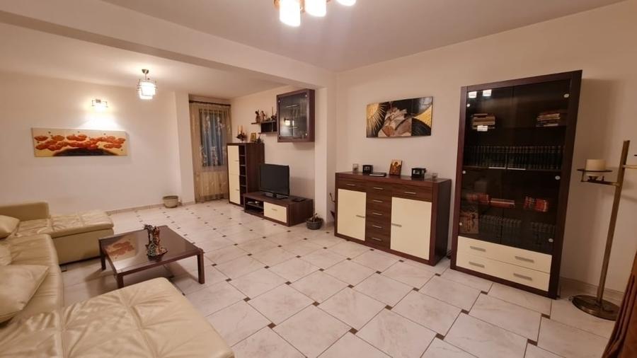 Casă individuală cu 5 camere în Pietrărie