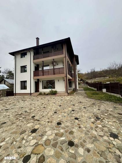 Casă cu 4 camere în Sărata