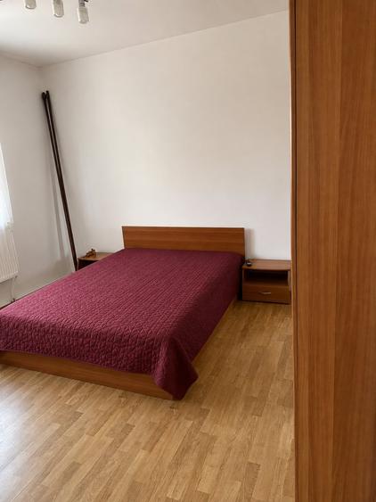 Casă individuală cu 6 camere cu Canalizare în Giulești
