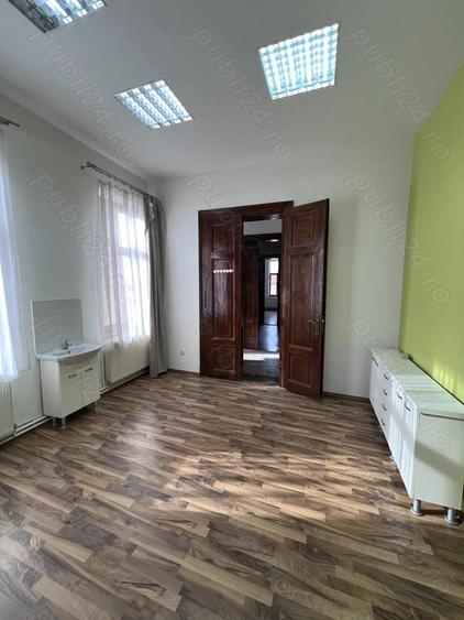 Spațiu comercial, de 30 mp, în Central