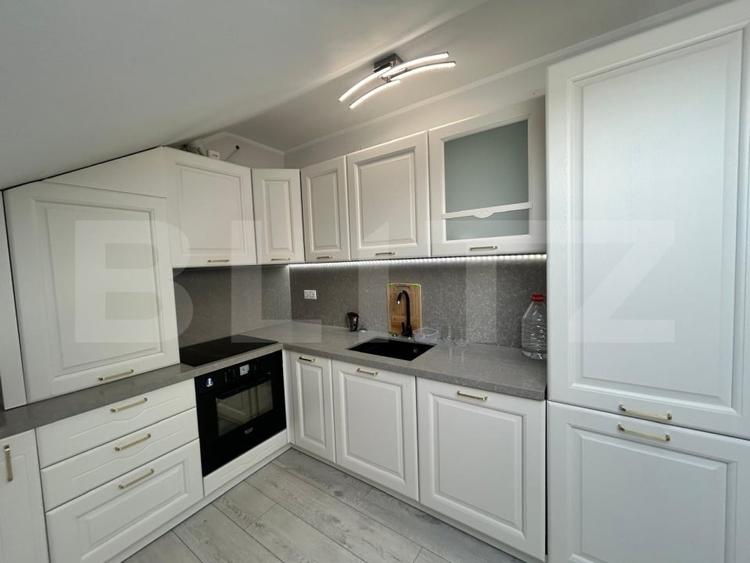 Apartament cu 3 camere semidecomandat, mobilat în Ultracentral