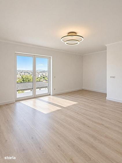 Casă cu 4 camere cu Teren 600 Mp în Central