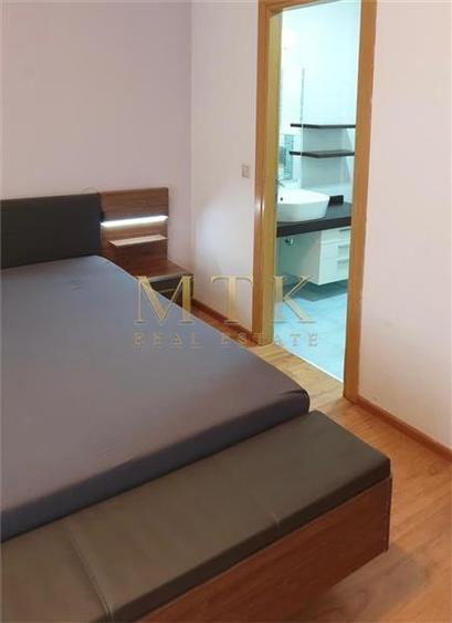 Apartament cu 4 camere decomandat, mobilat în Tei