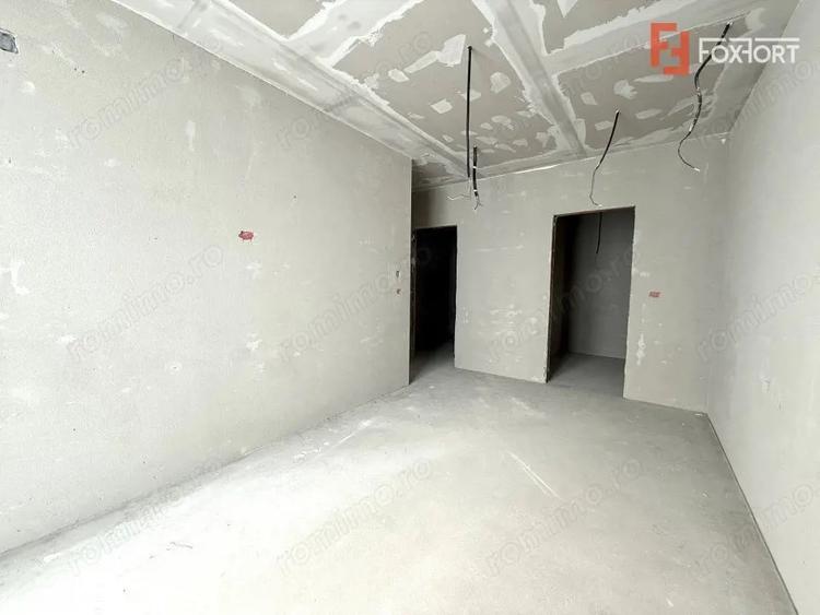 Apartament cu 3 camere decomandat în Aradului