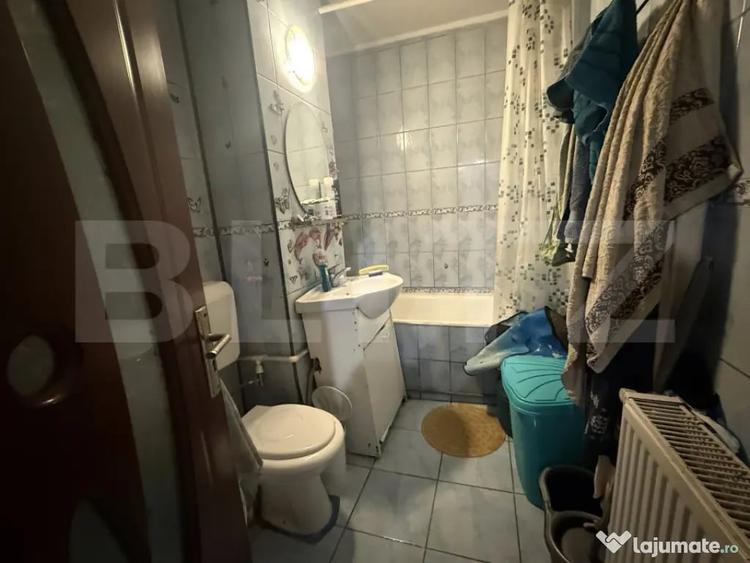 Apartament cu 3 camere semidecomandat în Micro 11
