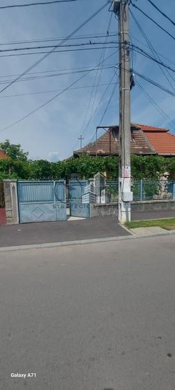 Casă individuală cu 4 camere cu Canalizare în Central