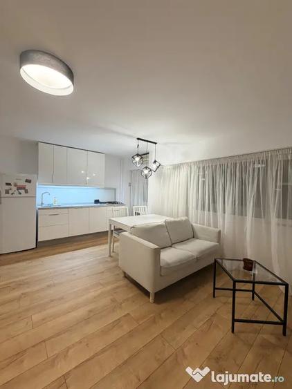 Garsonieră decomandată în Timpuri Noi