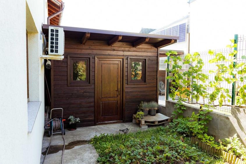 Casă cu 4 camere în Exterior Vest
