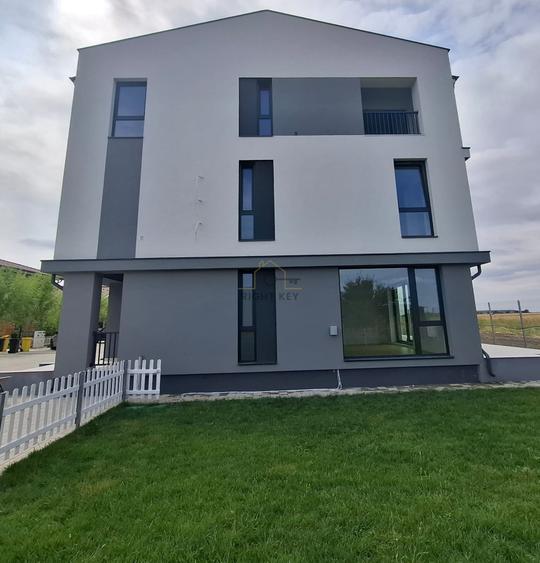Duplex cu 5 camere cu Canalizare în Otopeni
