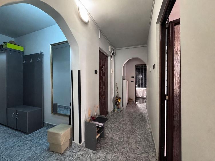Apartament cu 4 camere decomandat în Mărăști