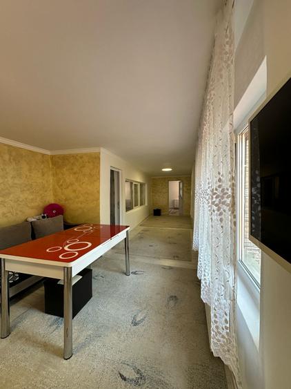 Casă cu 6 camere cu Canalizare în Ovidiu