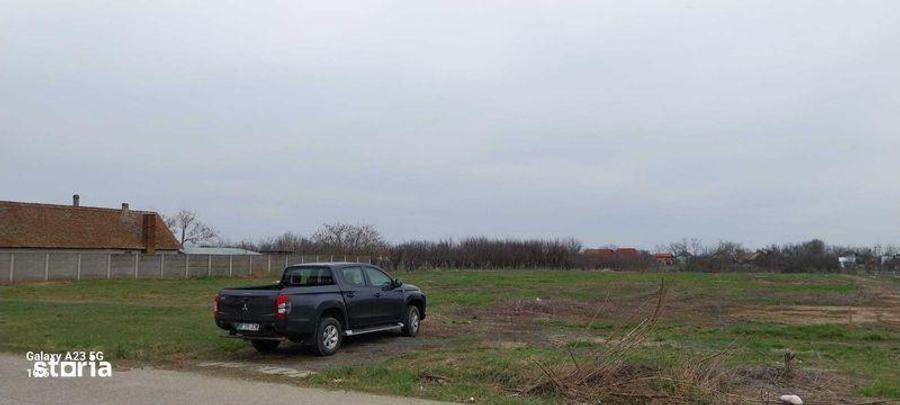 Teren de 591 mp, în Pădureni