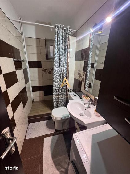 Apartament cu 3 camere în Malu Roșu