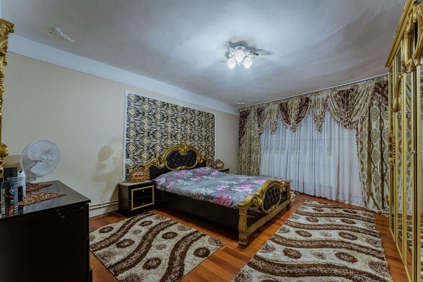 Casă individuală cu 5 camere cu Canalizare în Pârneava
