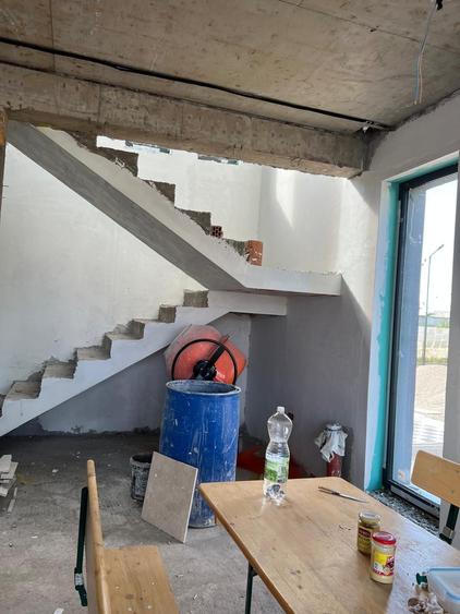 Casă individuală cu 4 camere cu Teren 425 Mp în Blejoi