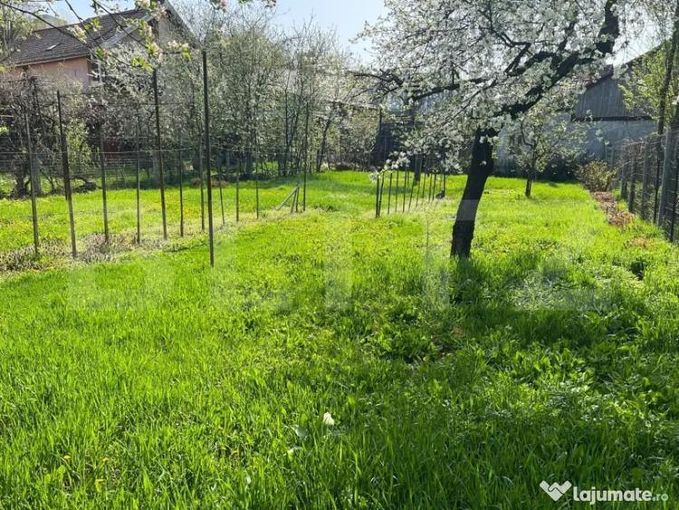 Casă cu 3 camere cu Teren 877 Mp în Central