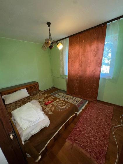Apartament cu 3 camere semidecomandat în Autogară