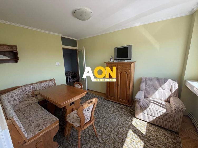 Apartament cu 4 camere decomandat, mobilat în Cetate