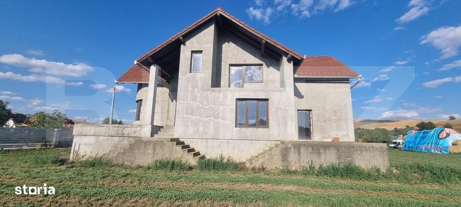 Casă cu 4 camere cu Teren 3000 Mp în Mihai Viteazu